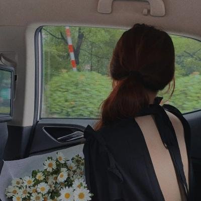 水中的女人